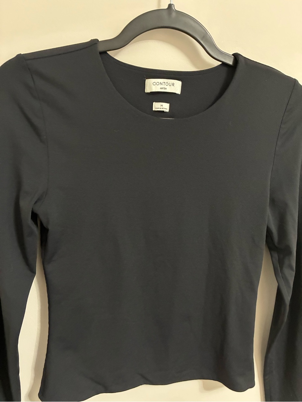 Aritzia Contour Black Long-Sleeve Crewneck Top